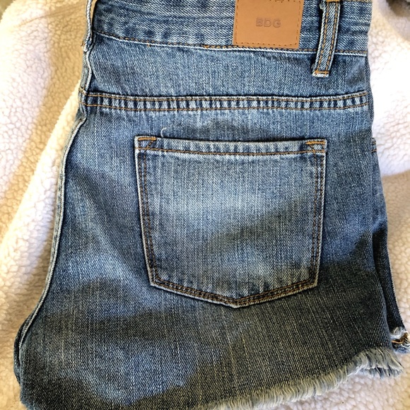 Urban Outfitters BDG distressed jean shorts - Picture 2 of 6